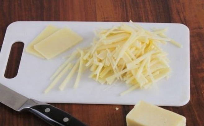 Салат «Гнездо глухаря» с капустой и курицей