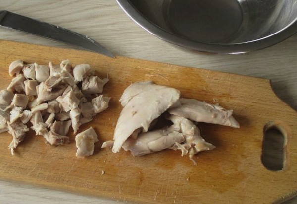 Салат «Венеция» с корейской морковью и курицей