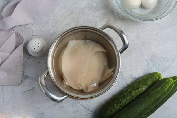 Салат из кальмаров с огурцом классический