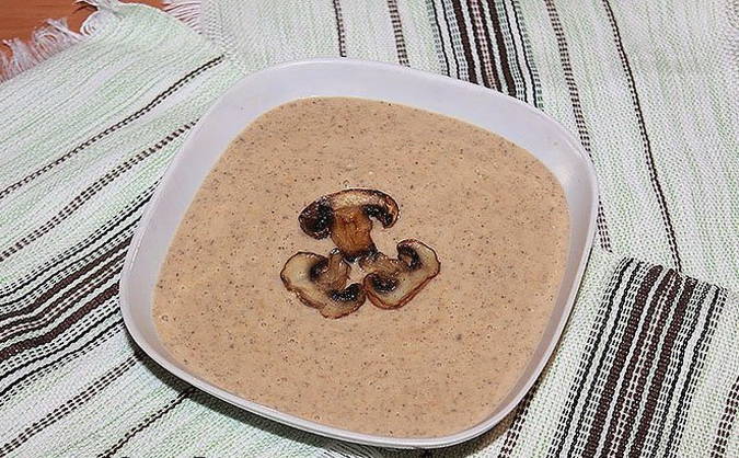 Суп-пюре с шампиньонами, картофелем и плавленым сыром