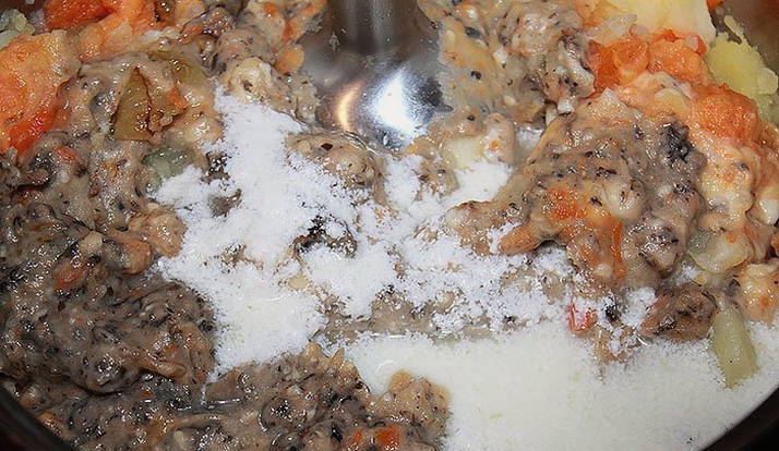Суп-пюре с шампиньонами, картофелем и плавленым сыром