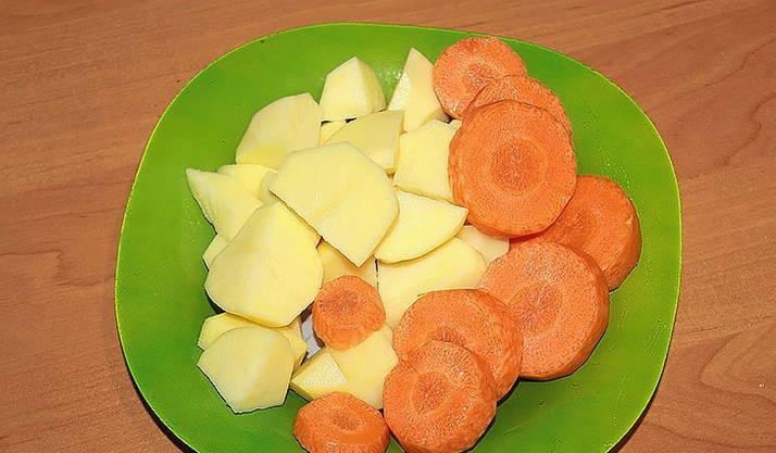 Суп-пюре с шампиньонами, картофелем и плавленым сыром