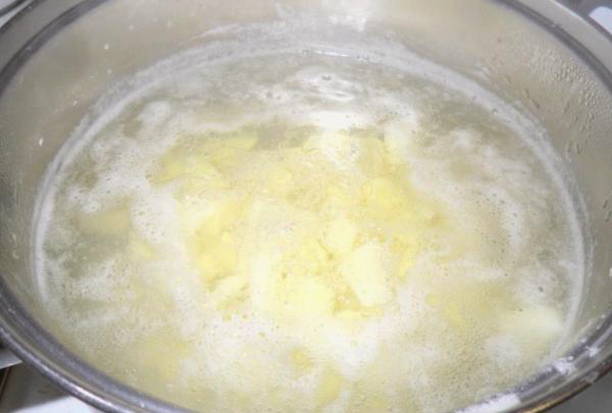 Суп из свежей горбуши с головой и хвостом