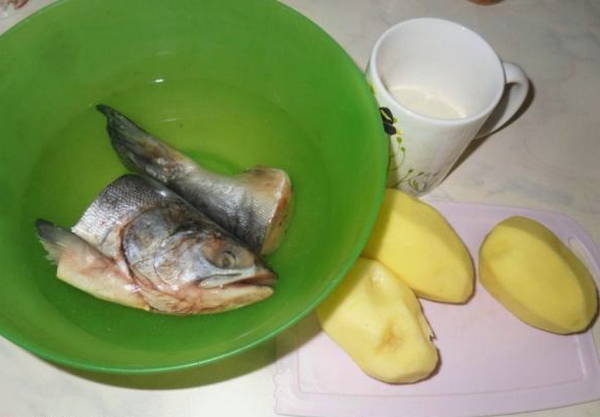 Суп из свежей горбуши с головой и хвостом