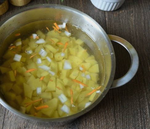 Суп с лагманной лапшой и курицей