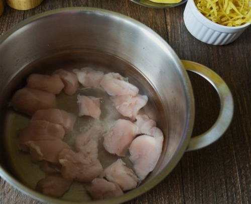 Суп с лагманной лапшой и курицей