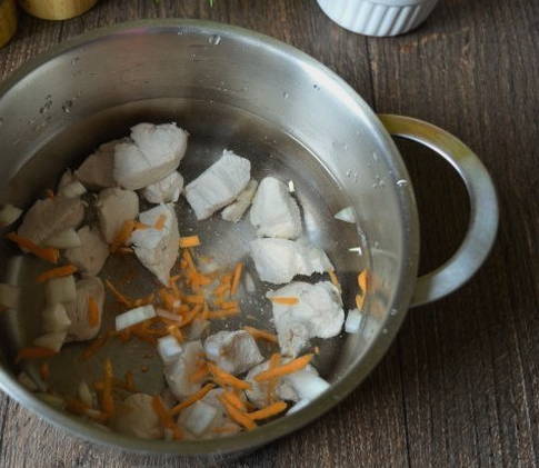Суп с лагманной лапшой и курицей