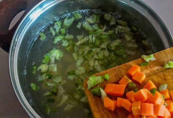 Суп с рыбой и креветками