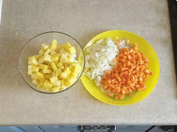 Гречневый суп с курицей и грибами