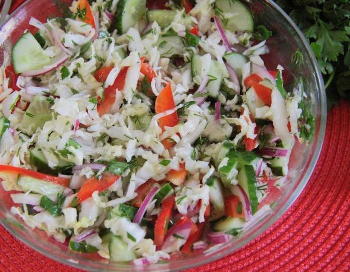 Салат из пекинской капусты с огурцом и болгарским перцем