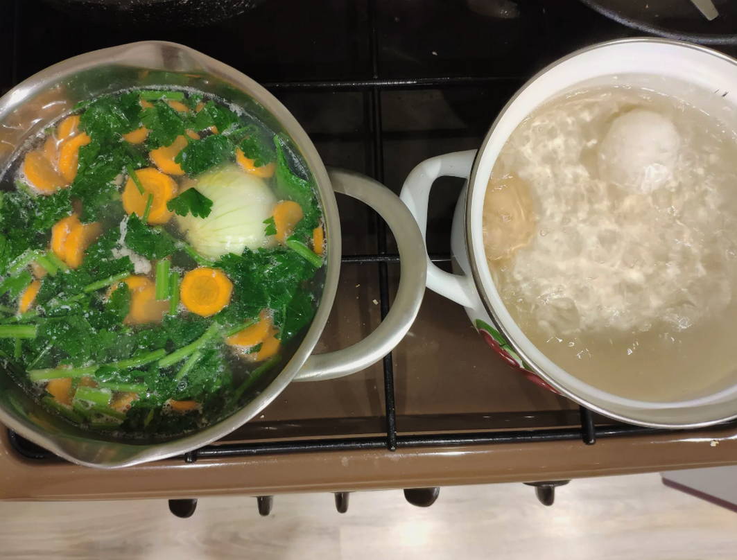 Суп лапша с яйцом и курицей