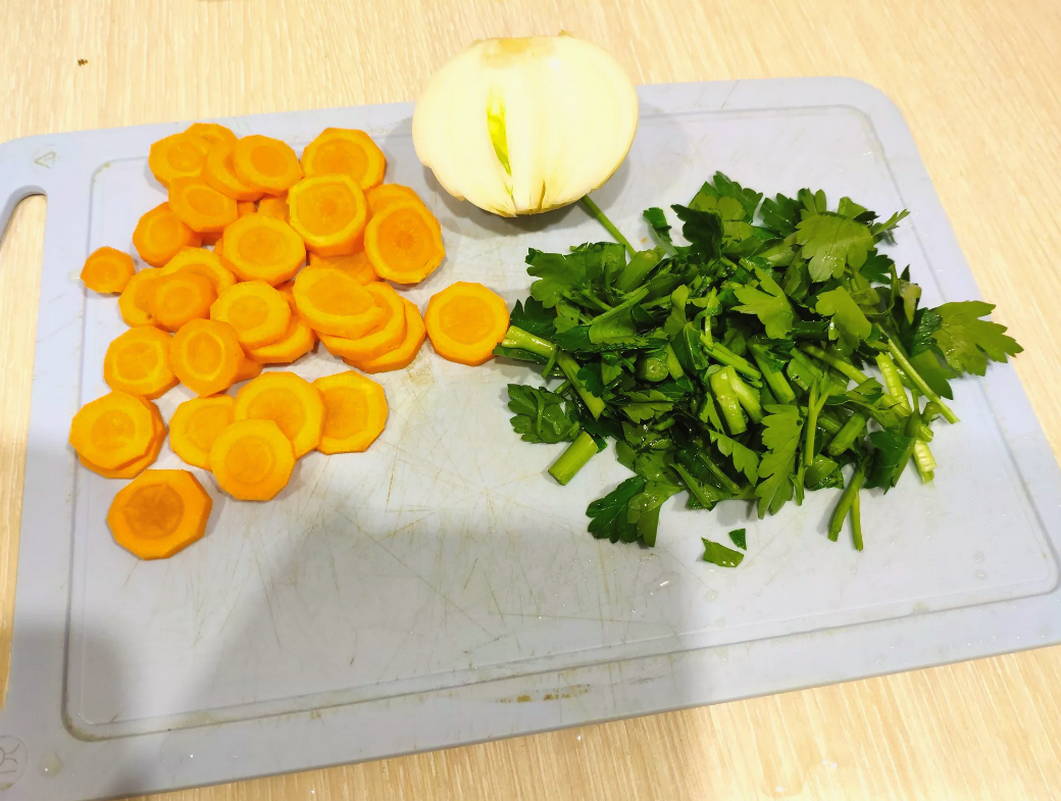 Суп лапша с яйцом и курицей