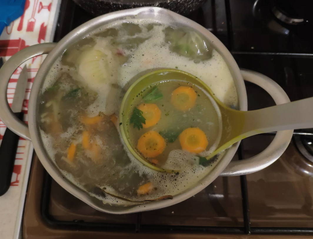 Суп лапша с яйцом и курицей