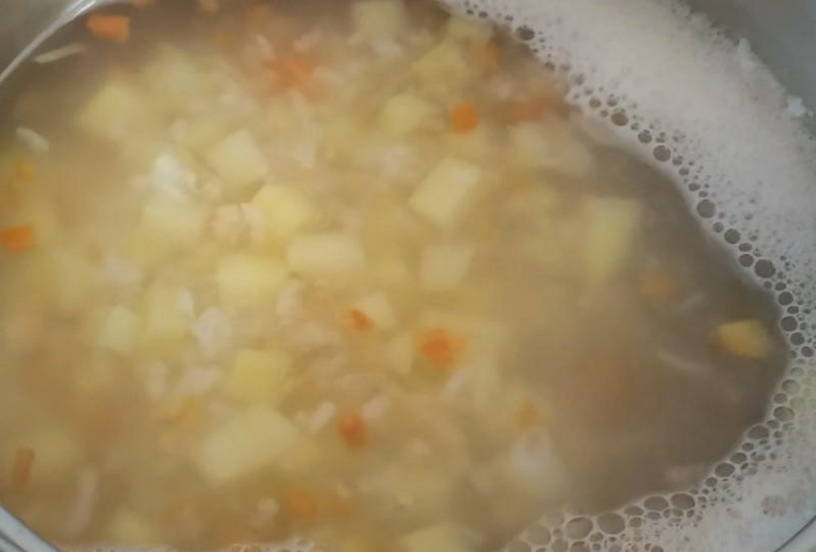 Рыбный суп из форели с картошкой и рисом