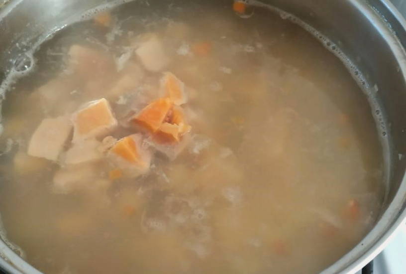 Рыбный суп из форели с картошкой и рисом
