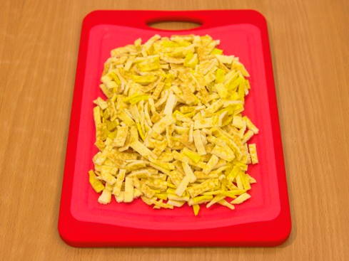 Суп с яичными блинчиками и курицей