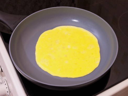 Суп с яичными блинчиками и курицей