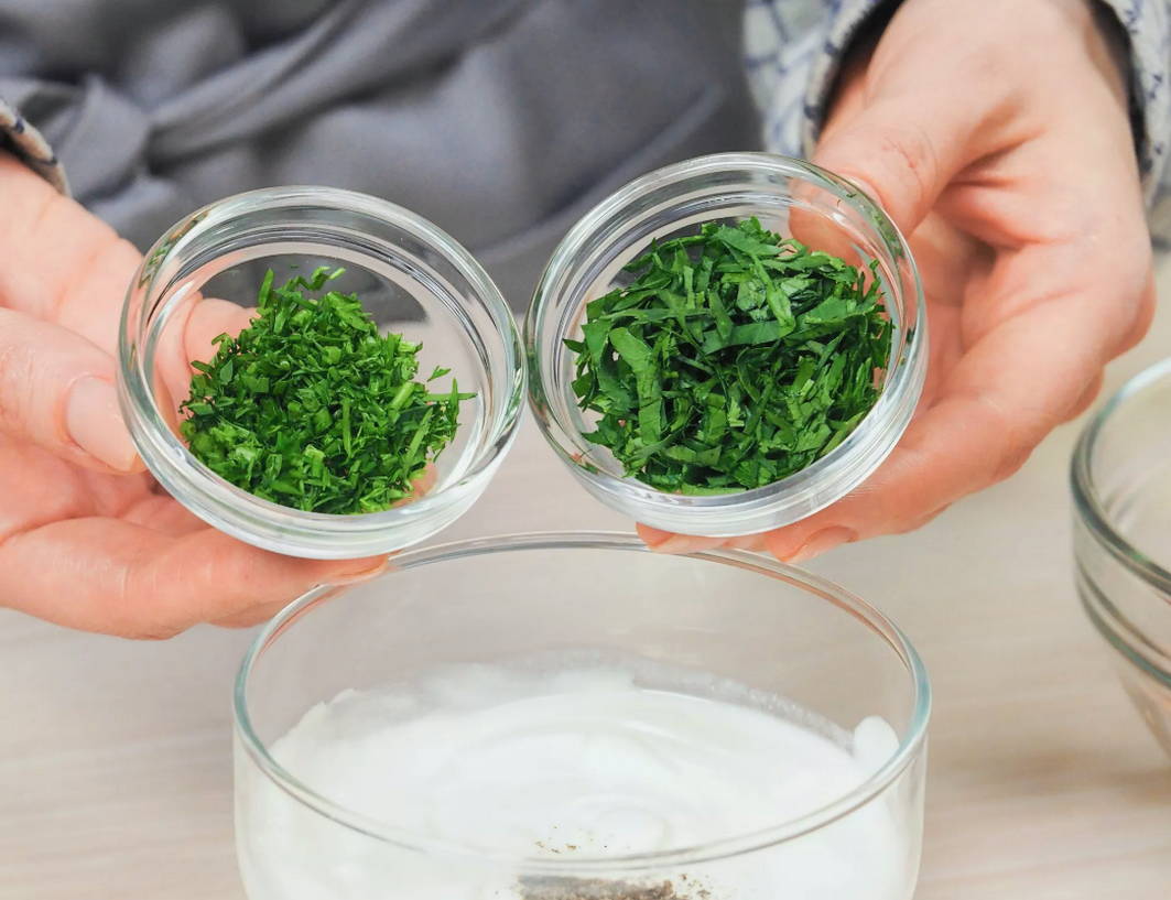 Салат из печени трески с огурцом