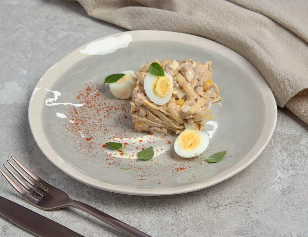 Салат из печени трески с кукурузой Салат из печени трески с кукурузой