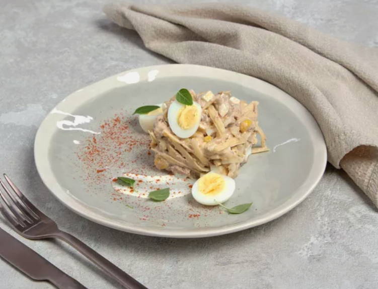 Салат из печени трески с кукурузой Салат из печени трески с кукурузой