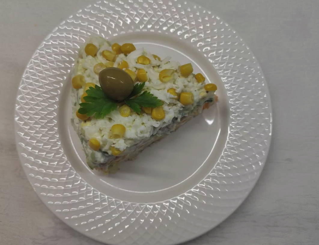 Салат из печени трески с картофелем и яйцом