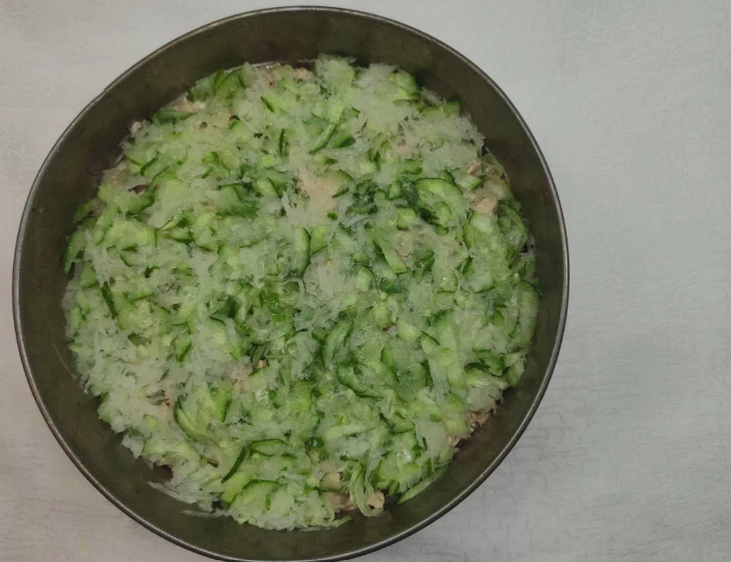 Салат из печени трески с картофелем и яйцом