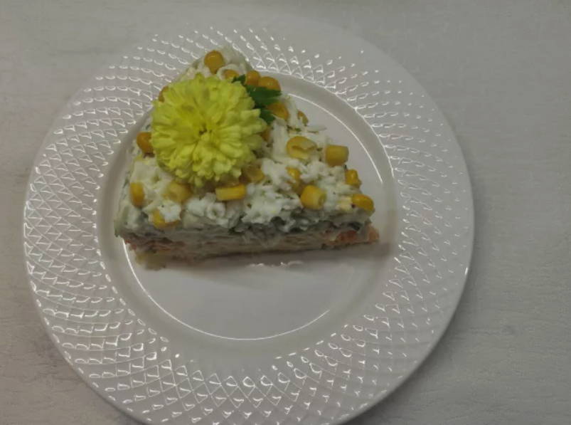 Салат из печени трески с картофелем и яйцом