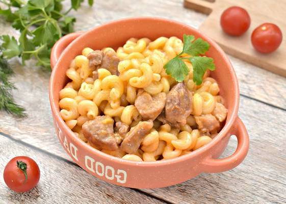 Макароны с гуляшом из свинины
