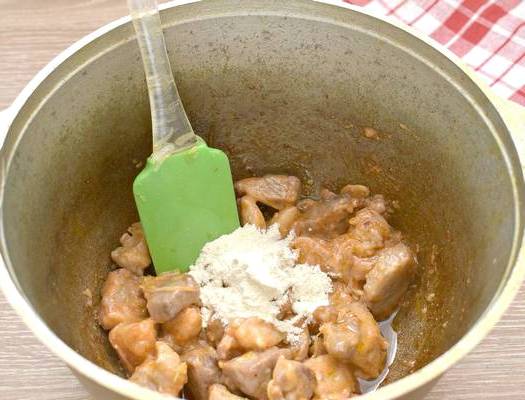 Макароны с гуляшом из свинины
