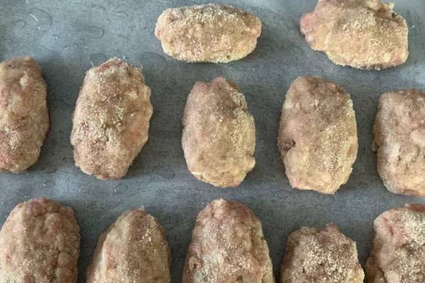 Сочные котлеты из фарша свинины на противне в духовке