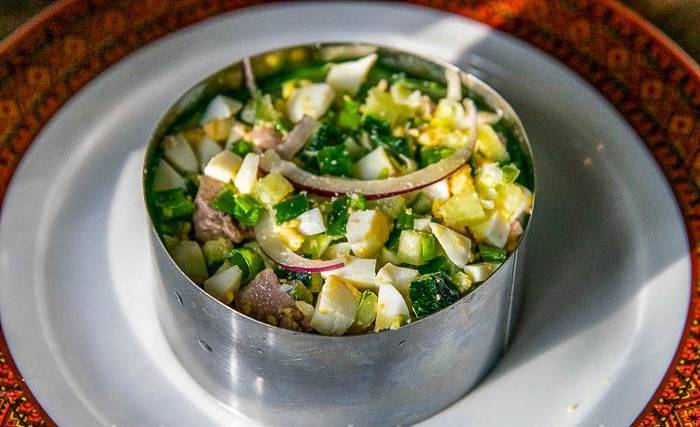 Салат из печени трески с яйцом