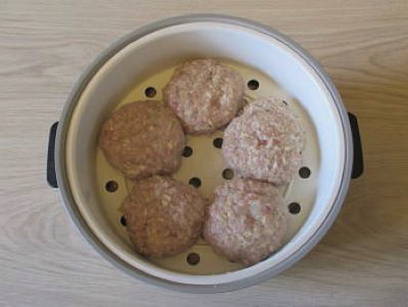 Паровые котлеты в мультиварке