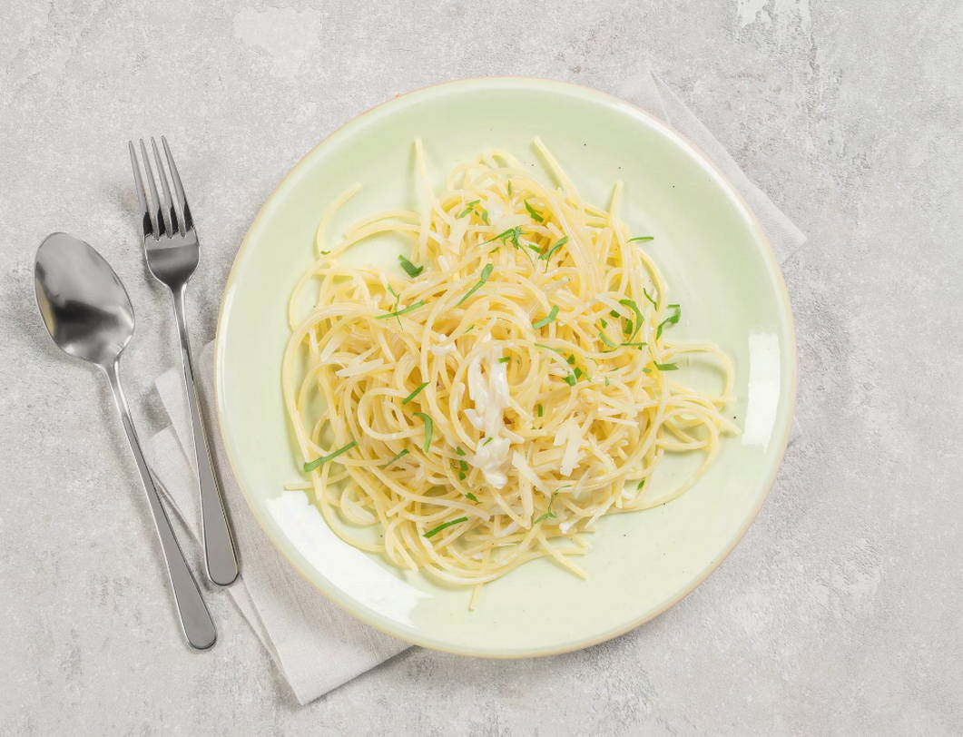 Макароны с сыром и сметаной
