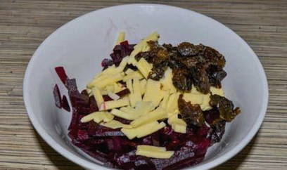 Салат из свеклы с черносливом и сыром Салат из свеклы с черносливом и сыром