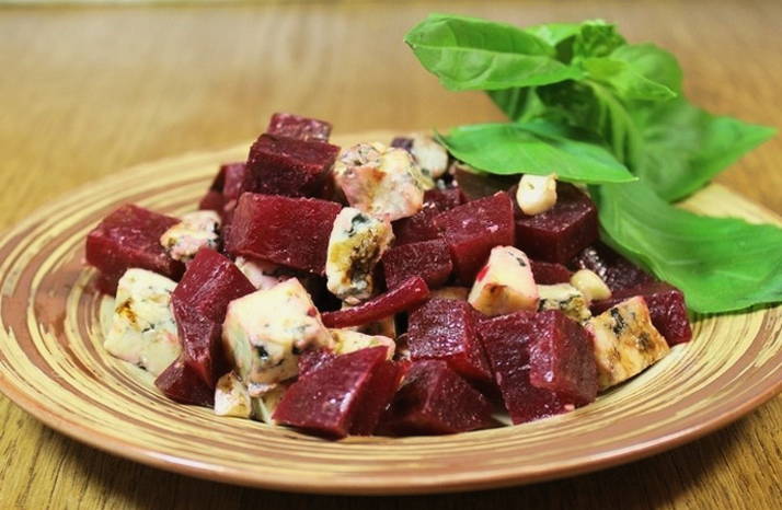 Салат из свеклы с сыром