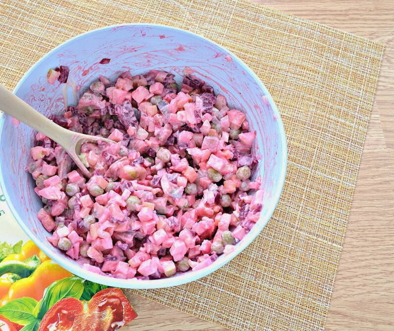 Салат из свеклы с селедкой и майонезом Салат из свеклы с селедкой и майонезом