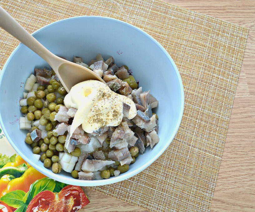 Салат из свеклы с селедкой и майонезом Салат из свеклы с селедкой и майонезом