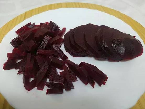 Салат из свеклы с творожным сыром