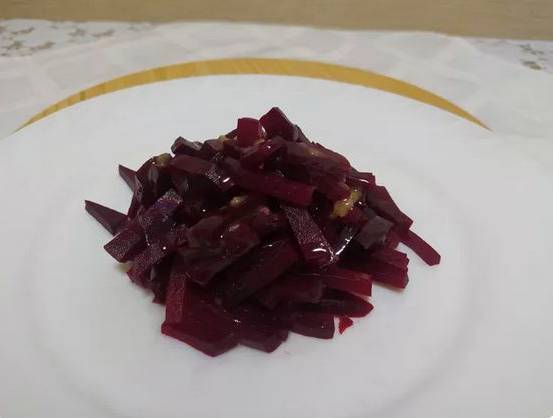 Салат из свеклы с творожным сыром