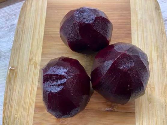 Салат из свеклы с сыром и орехами