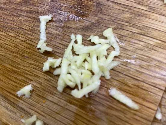 Салат из свеклы с сыром и орехами