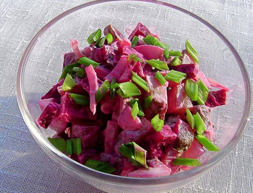 Салат из вареной свеклы с яйцом