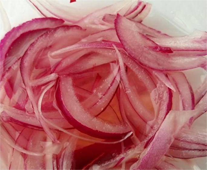 Салат «Девчата» с яичными блинчиками, ветчиной и шампиньонами Салат «Девчата» с яичными блинчиками, ветчиной и шампиньонами
