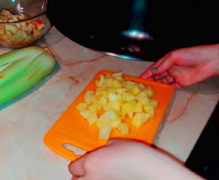 Салат «Дамский» с сельдереем