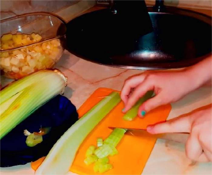 Салат «Дамский» с сельдереем