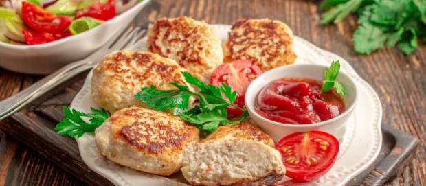 Куриные котлеты в мультиварке
