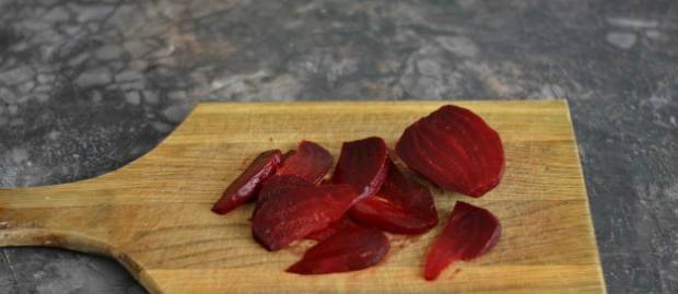 Салат из свеклы с апельсином и орехами