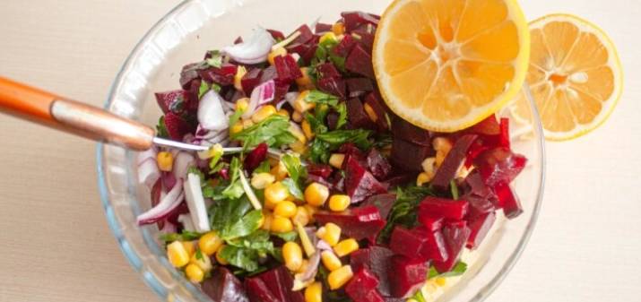 Салат из свеклы с кукурузой консервированной