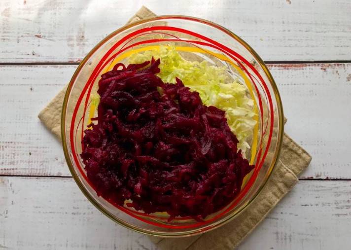 Салат из свеклы с пекинской капустой