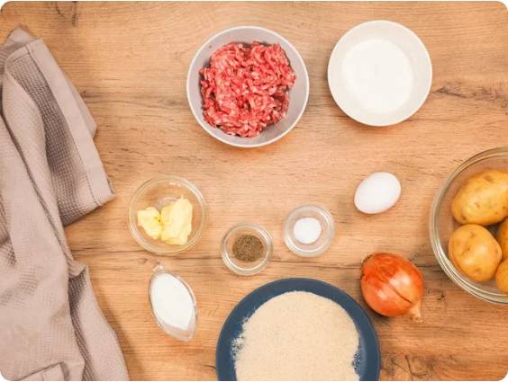 Картофельные котлеты с фаршем на сковороде